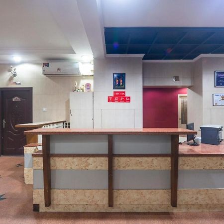 Capital O 66763 Blossoms Serviced Apartments Madras Buitenkant foto