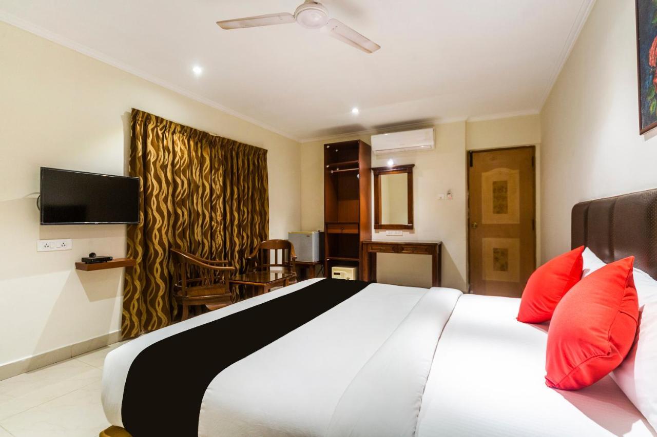 Capital O 66763 Blossoms Serviced Apartments Madras Buitenkant foto