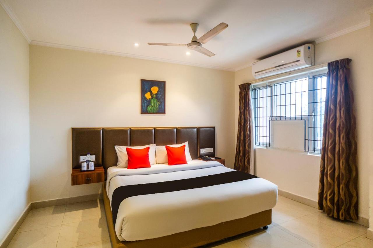 Capital O 66763 Blossoms Serviced Apartments Madras Buitenkant foto