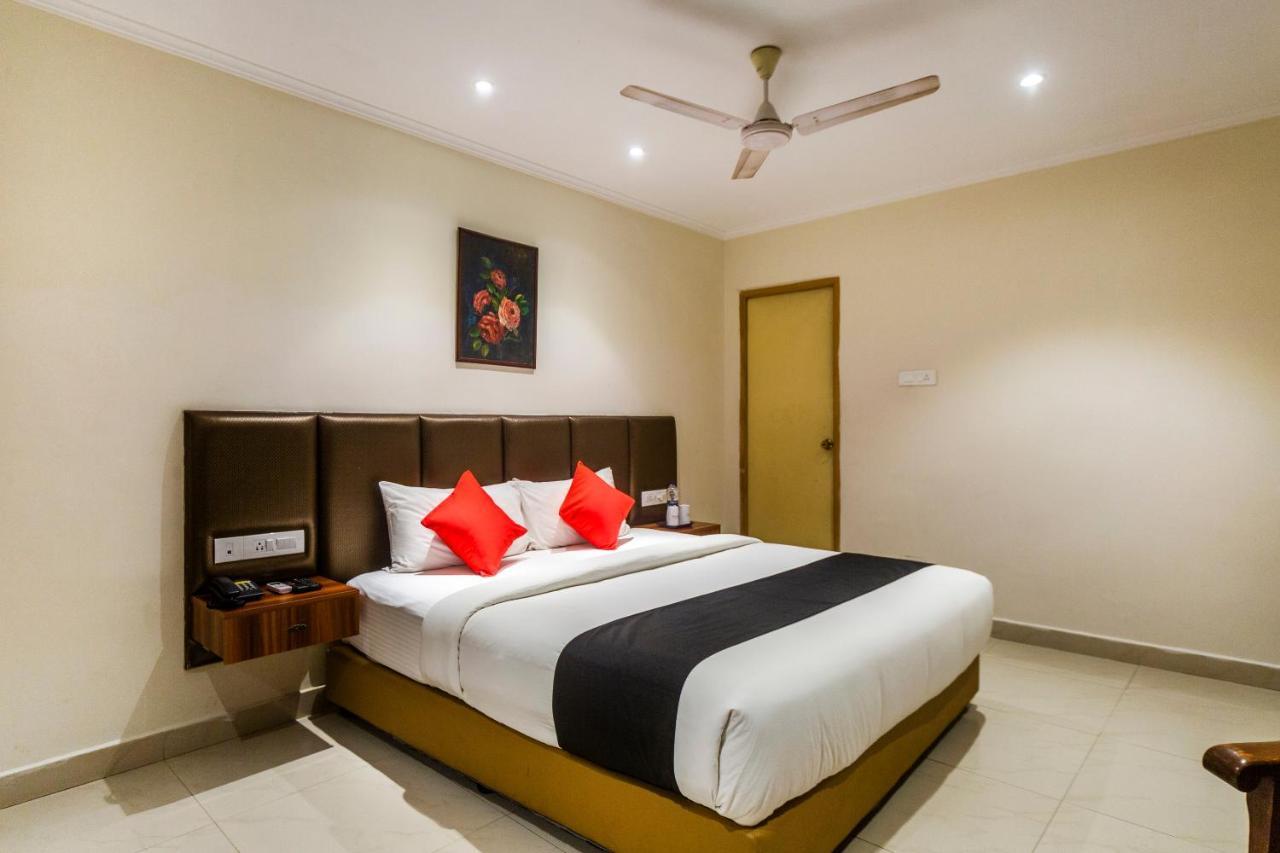 Capital O 66763 Blossoms Serviced Apartments Madras Buitenkant foto