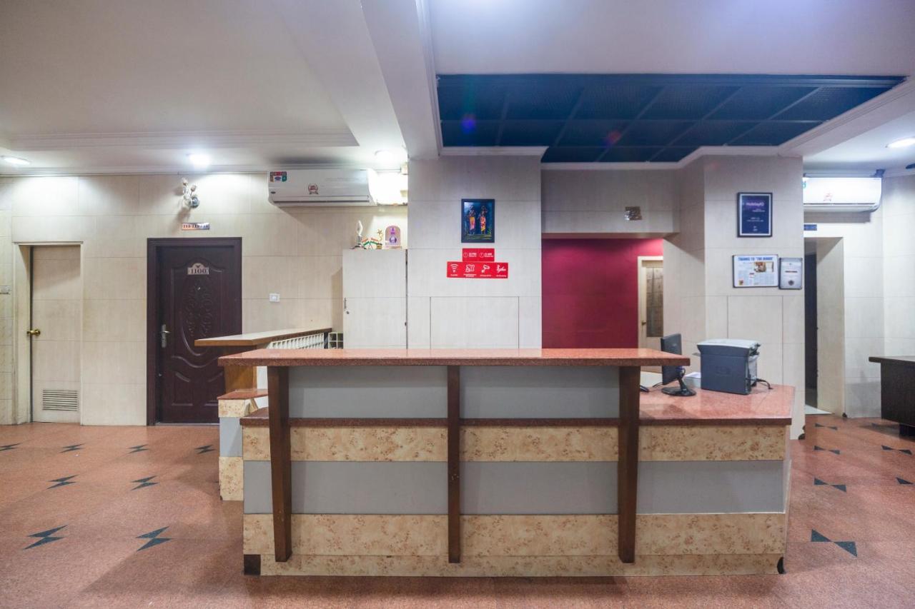 Capital O 66763 Blossoms Serviced Apartments Madras Buitenkant foto