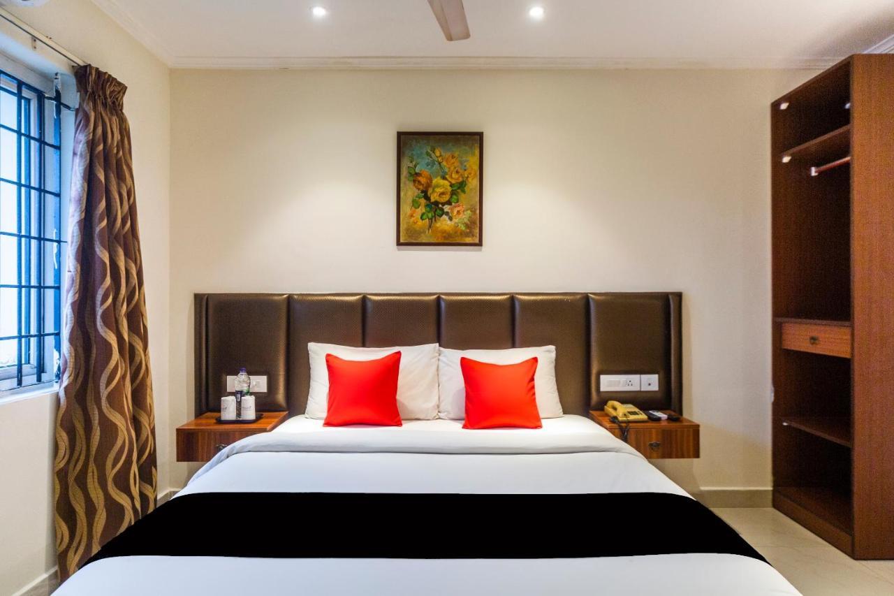 Capital O 66763 Blossoms Serviced Apartments Madras Buitenkant foto