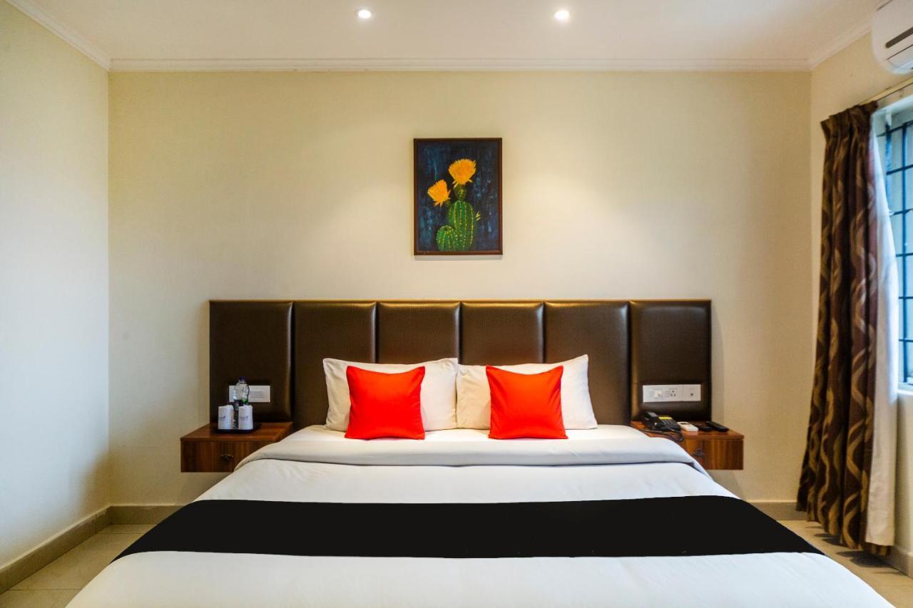 Capital O 66763 Blossoms Serviced Apartments Madras Buitenkant foto