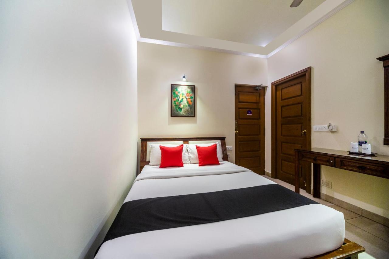 Capital O 66763 Blossoms Serviced Apartments Madras Buitenkant foto