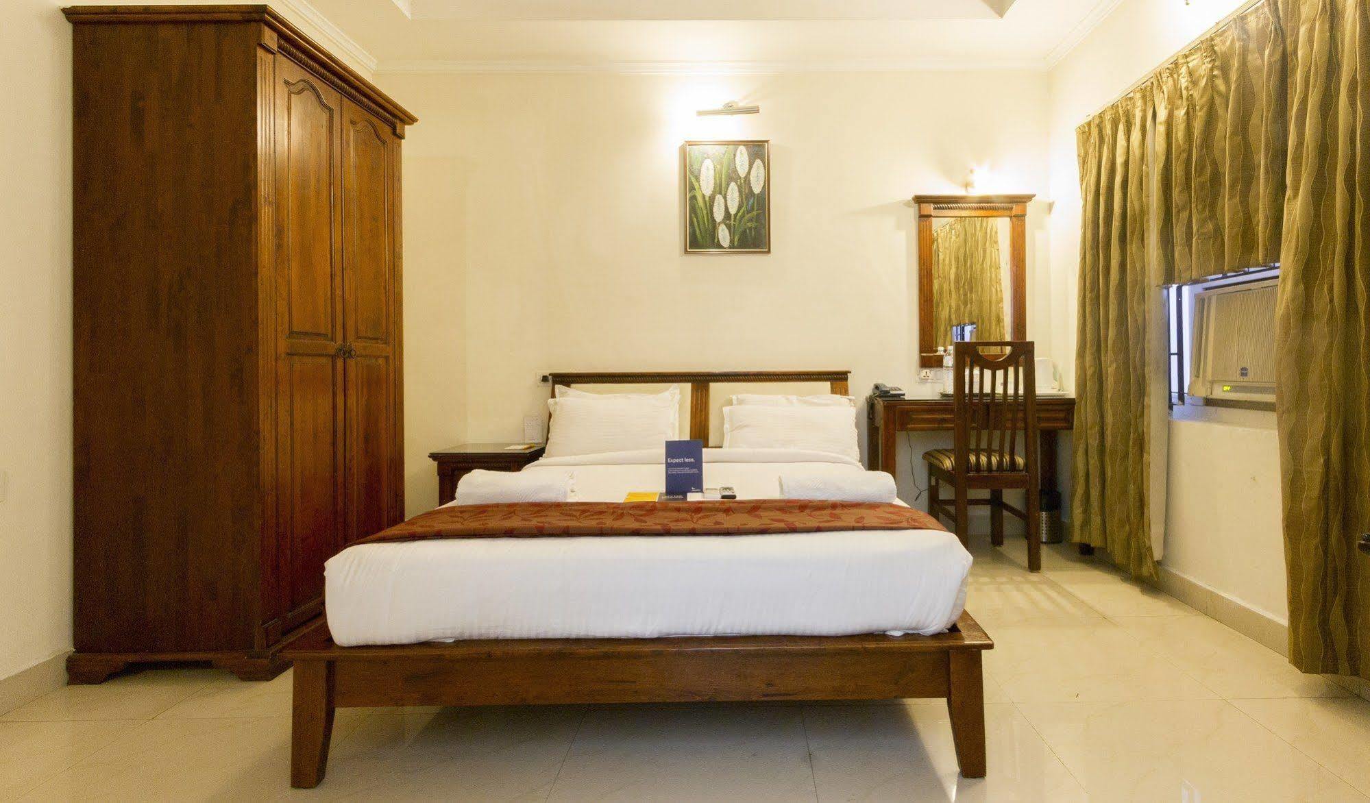 Capital O 66763 Blossoms Serviced Apartments Madras Buitenkant foto