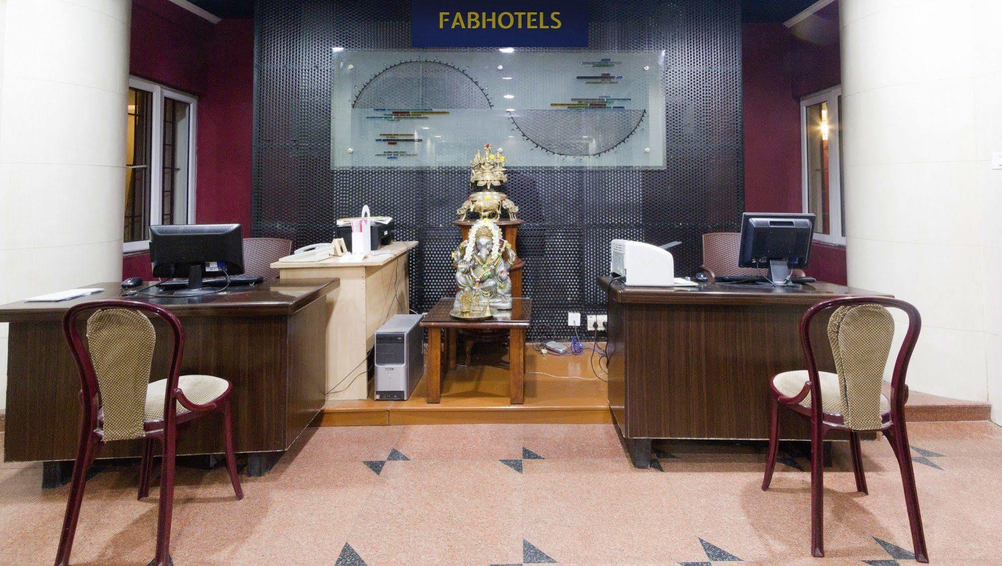Capital O 66763 Blossoms Serviced Apartments Madras Buitenkant foto
